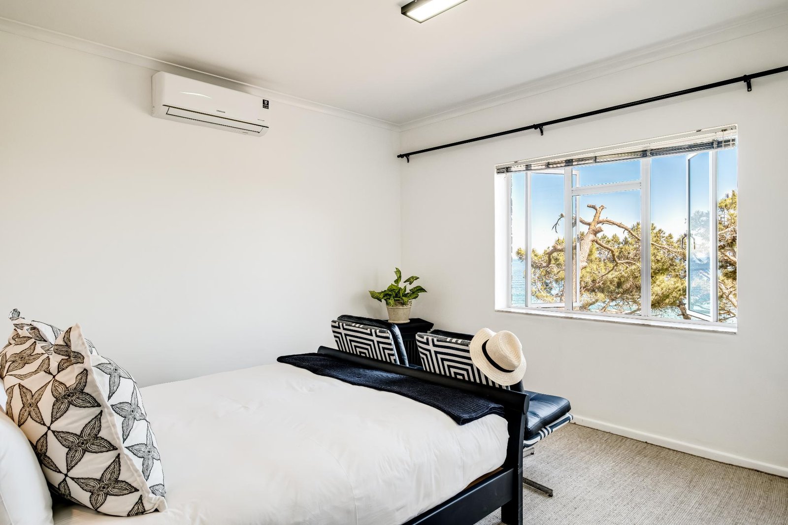 Camps Bay – Bayview II